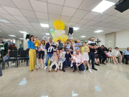 كفرسميع تحتفل بأحد الشعانين وتصلي بدون خوري 